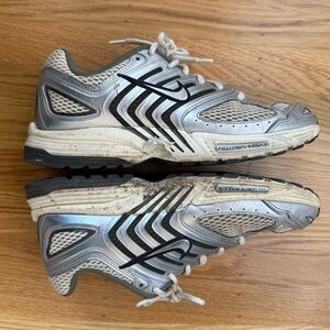 Nike Air Pegasus 2005 Men's Sz 11.5 (Silver / Light Khaki)